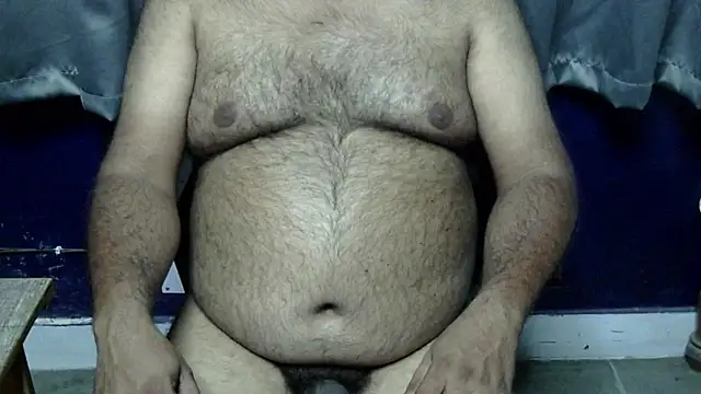 Snapshot of hairysubcub_70 chatting on 6, 4, 2026 hairysubcub 70 online show from 6, 4, 2026