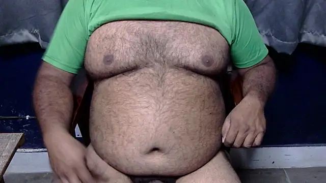 Snapshot of hairysubcub_70 chatting on 22, 3, 2026 hairysubcub 70 online show from 22, 3, 2026
