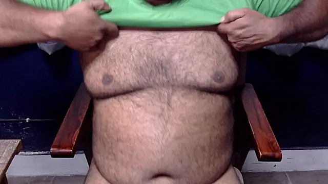 Snapshot of hairysubcub_70 chatting on 16, 3, 2026 hairysubcub 70 online show from 16, 3, 2026