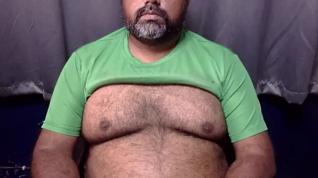 Snapshot of hairysubcub_70 chatting on 5, 3, 2026 hairysubcub 70 online show from 5, 3, 2026