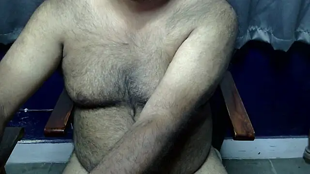 Snapshot of hairysubcub_70 chatting on 10, 4, 2026 hairysubcub 70 online show from 10, 4, 2026