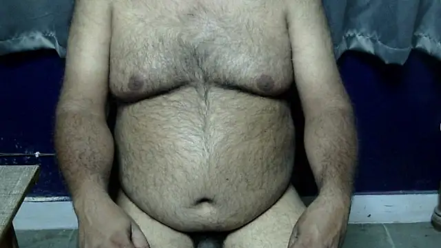 Snapshot of hairysubcub_70 chatting on 5, 4, 2026 hairysubcub 70 online show from 5, 4, 2026