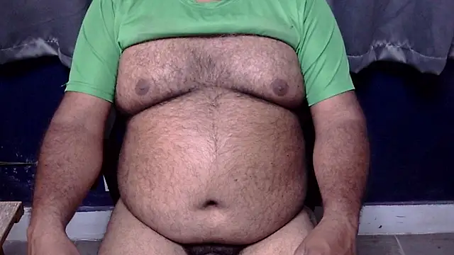 Snapshot of hairysubcub_70 chatting on 6, 3, 2026 hairysubcub 70 online show from 6, 3, 2026