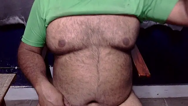 Snapshot of hairysubcub_70 chatting on 5, 3, 2026 hairysubcub 70 online show from 5, 3, 2026