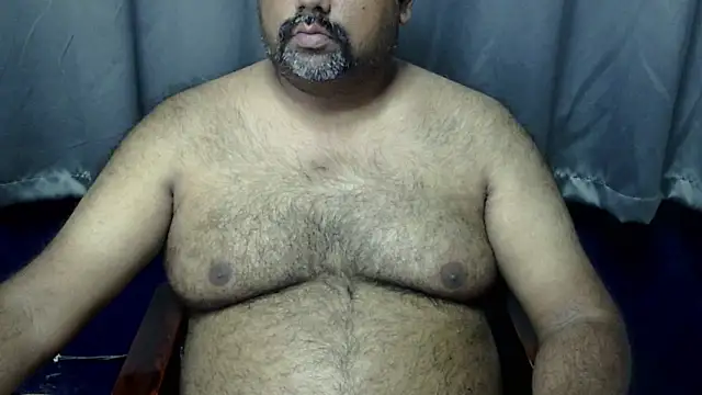 Snapshot of hairysubcub_70 chatting on 5, 4, 2026 hairysubcub 70 online show from 5, 4, 2026