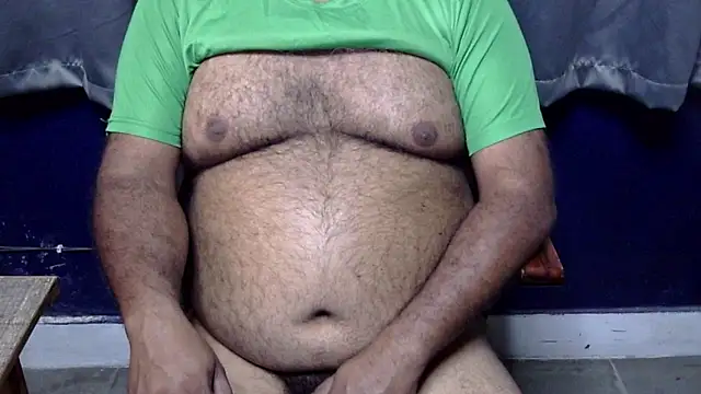 Snapshot of hairysubcub_70 chatting on 7, 3, 2026 hairysubcub 70 online show from 7, 3, 2026