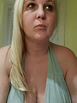 Mayci1984 online show from 12, 11, 2025