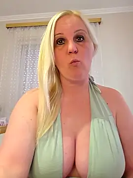 Mayci1984 online show from 27, 4, 2026