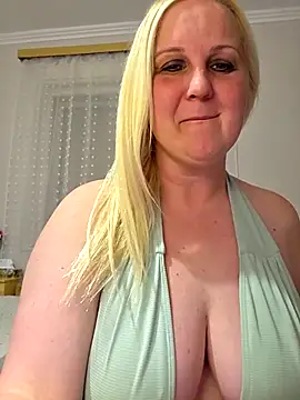 Mayci1984 online show from 15, 4, 2026