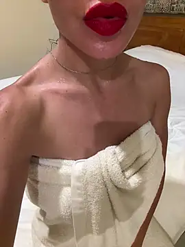 giagia96 online show from 12, 1, 2025