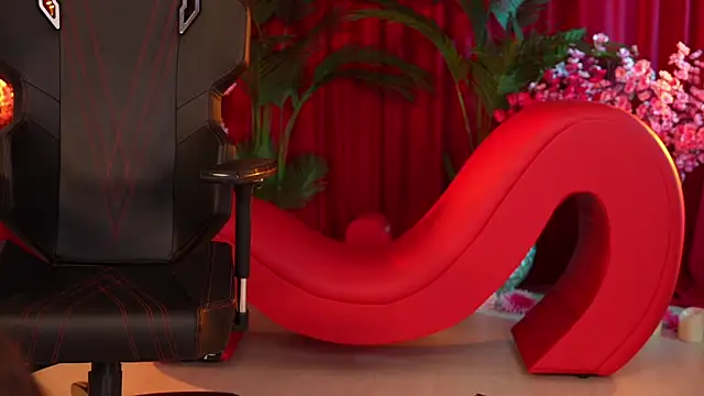 KittyCaitlin online show from 22, 2, 2025