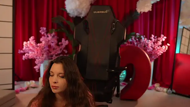 KittyCaitlin online show from 28, 2, 2025