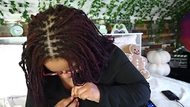 -khayaparker online show from 20, 2, 2025