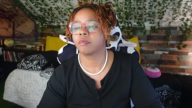 -khayaparker online show from 8, 9, 2025