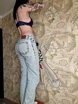 Snapshot of LazyTanukii chatting on 16, 12, 2025 LazyTanukii online show from 16, 12, 2025