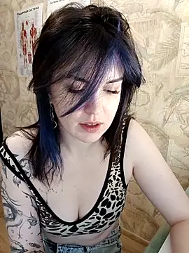 Snapshot of LazyTanukii chatting on 7, 11, 2025 LazyTanukii online show from 7, 11, 2025