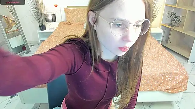 Snapshot of CharmedDoll chatting on 22, 2, 2025 CharmedDoll online show from 22, 2, 2025