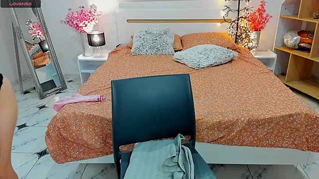 Snapshot of CharmedDoll chatting on 2, 10, 2025 CharmedDoll online show from 2, 10, 2025