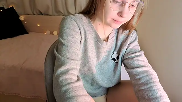 CharmedDoll online show from 19, 12, 2025