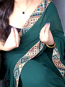 Snapshot of aliyaah_singh chatting on 15, 10, 2025 aliyaah singh online show from 15, 10, 2025