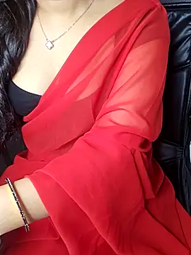 Snapshot of aliyaah_singh chatting on 7, 10, 2025 aliyaah singh online show from 7, 10, 2025