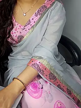 Snapshot of aliyaah_singh chatting on 23, 2, 2026 aliyaah singh online show from 23, 2, 2026