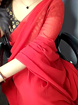 Snapshot of aliyaah_singh chatting on 18, 11, 2025 aliyaah singh online show from 18, 11, 2025