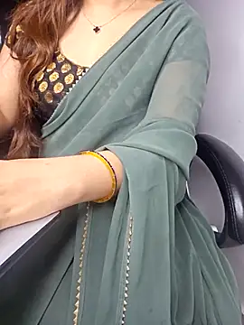 Snapshot of aliyaah_singh chatting on 21, 3, 2025 aliyaah singh online show from 21, 3, 2025