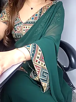 Snapshot of aliyaah_singh chatting on 17, 3, 2025 aliyaah singh online show from 17, 3, 2025