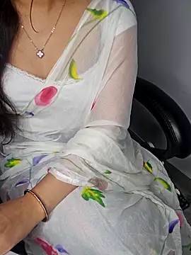 Snapshot of aliyaah_singh chatting on 2, 3, 2026 aliyaah singh online show from 2, 3, 2026