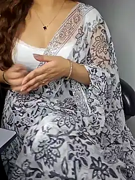 Snapshot of aliyaah_singh chatting on 3, 2, 2025 aliyaah singh online show from 3, 2, 2025