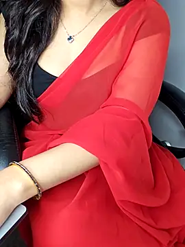 Snapshot of aliyaah_singh chatting on 27, 10, 2025 aliyaah singh online show from 27, 10, 2025