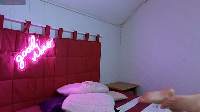TiffanyDollxxx online show from 25, 5, 2026