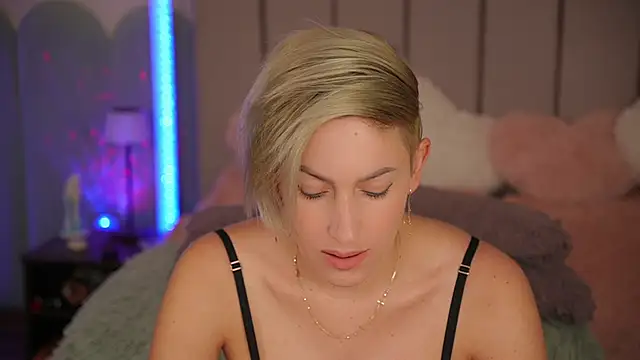 VickySecret96 online show from 14, 10, 2025