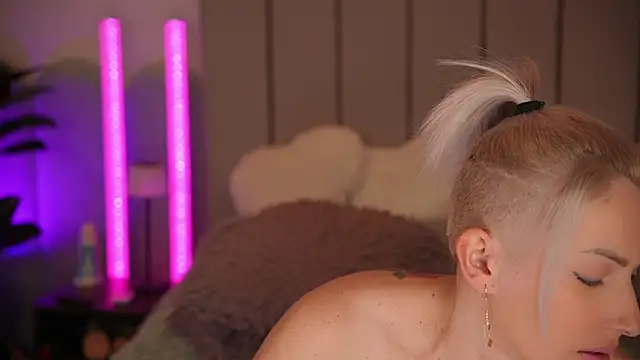 VickySecret96 online show from 8, 3, 2026