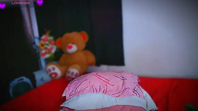 Snapshot of Mishukitty chatting on 25, 9, 2025 Mishukitty online show from 25, 9, 2025