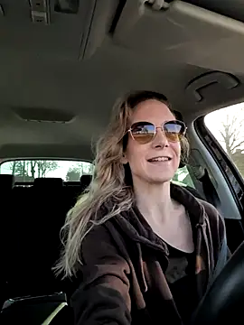 Snapshot of NaomiAndFriends chatting on 7, 3, 2025 NaomiAndFriends online show from 7, 3, 2025