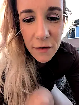 Snapshot of NaomiAndFriends chatting on 9, 3, 2025 NaomiAndFriends online show from 9, 3, 2025