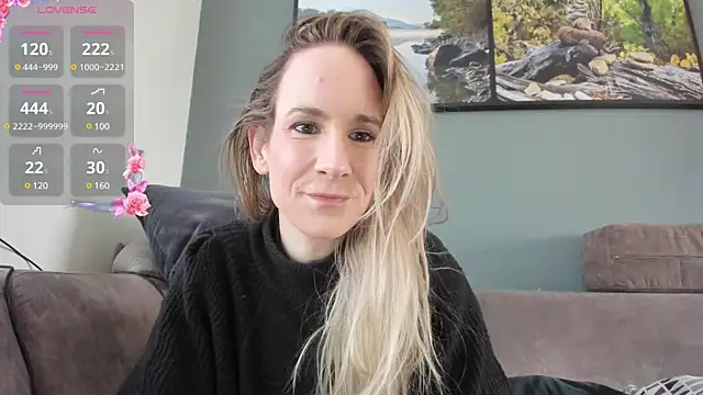 Snapshot of NaomiAndFriends chatting on 17, 2, 2025 NaomiAndFriends online show from 17, 2, 2025