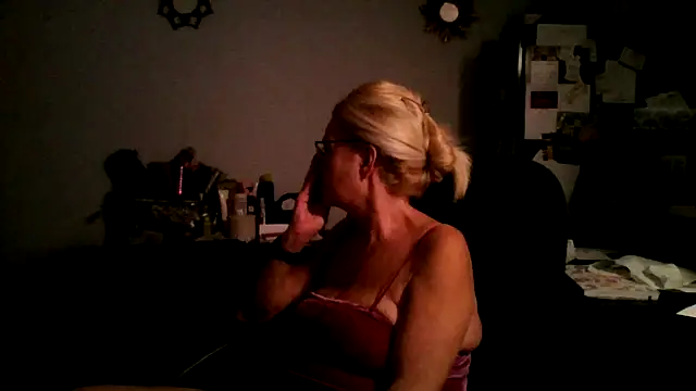 XTRAHORNYONE online show from 16, 10, 2025