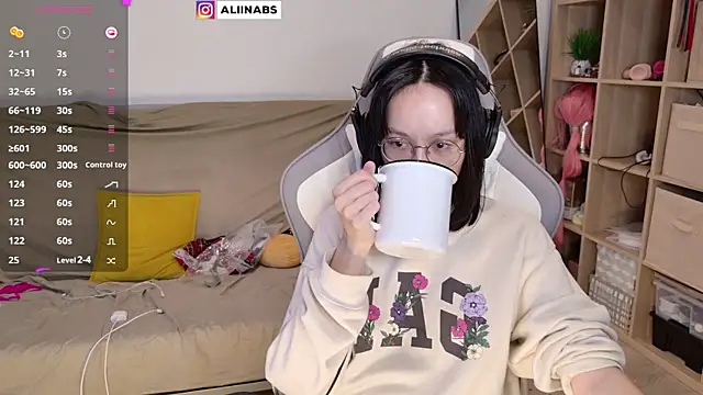 aliiiiiina online show from 22, 3, 2025