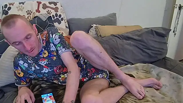 Snapshot of pyrowuff chatting on 21, 11, 2025 pyrowuff online show from 21, 11, 2025