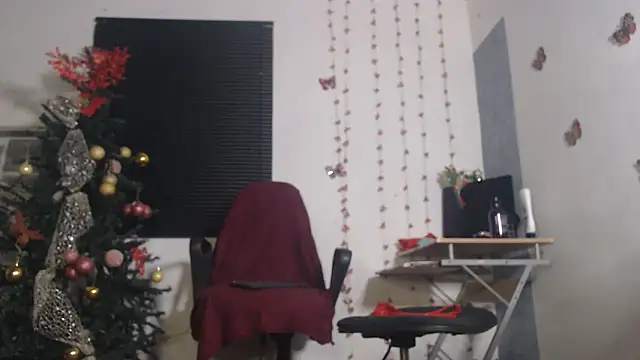 Snapshot of sharom_smith1 chatting on 23, 12, 2025 sharom smith1 online show from 23, 12, 2025