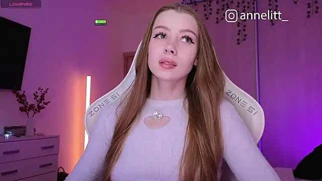 Snapshot of Annelitt chatting on 22, 12, 2025 Annelitt online show from 22, 12, 2025