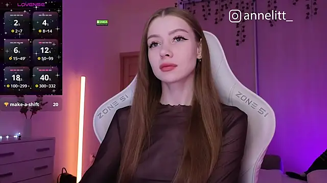 Snapshot of Annelitt chatting on 19, 12, 2025 Annelitt online show from 19, 12, 2025