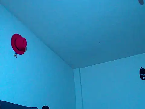 Snapshot of MARIANAWEED chatting on 8, 10, 2025 MARIANAWEED online show from 8, 10, 2025