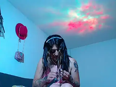 Snapshot of MARIANAWEED chatting on 27, 10, 2025 MARIANAWEED online show from 27, 10, 2025