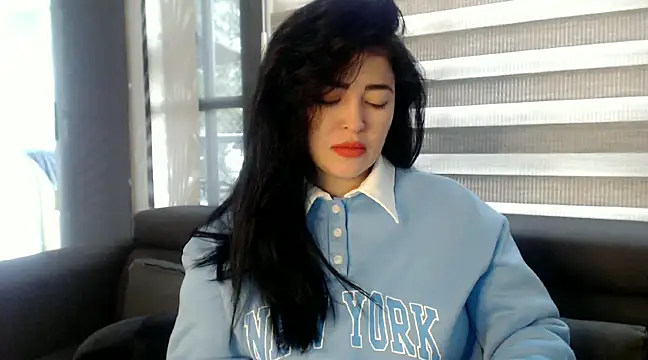 Aleska  Bell online show from 4, 2, 2025