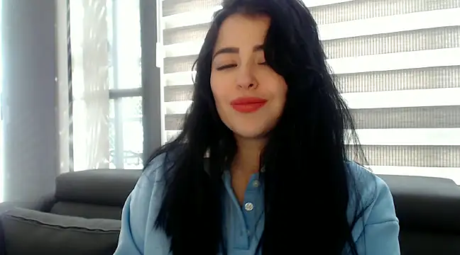 Aleska  Bell online show from 4, 2, 2025