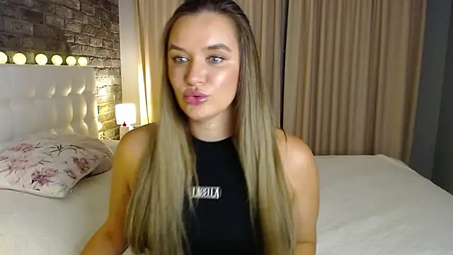 Snapshot of starrydoll chatting on 23, 10, 2025 starrydoll online show from 23, 10, 2025